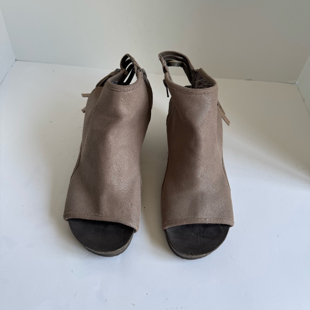 OTBT Free Spirit Fringed Tan Suede Chunky Heeled Sandals Womens Size 10 - Picture 5 of 16